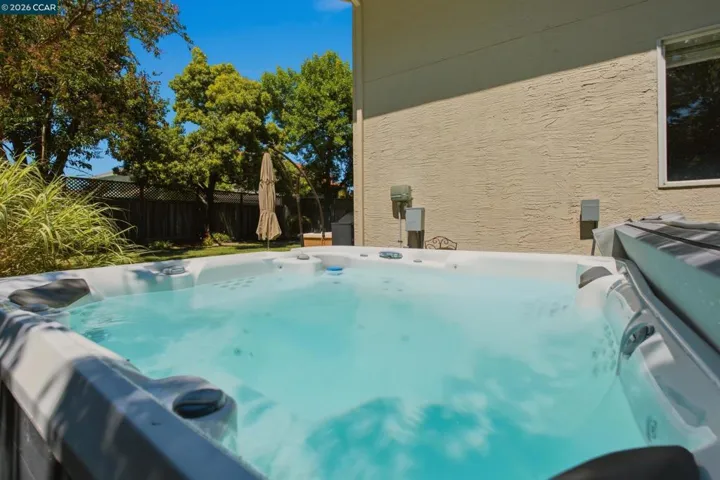 862 Foothill Dr, Windsor, California 95492