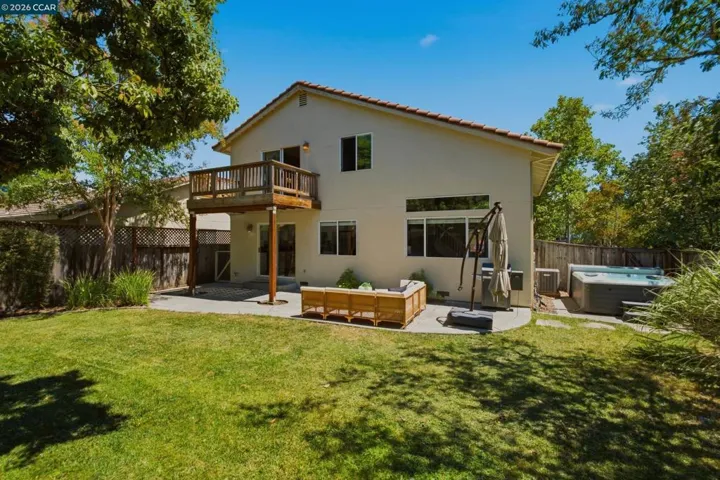 862 Foothill Dr, Windsor, California 95492