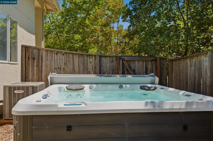 862 Foothill Dr, Windsor, California 95492