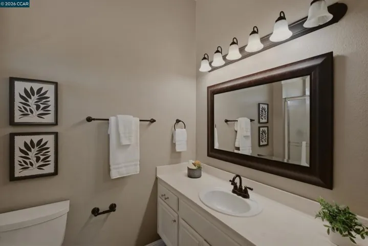 862 Foothill Dr, Windsor, California 95492