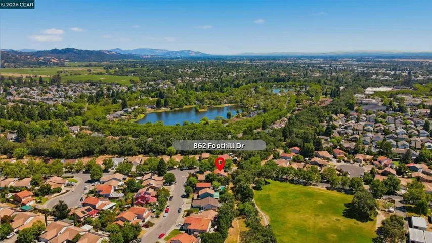 862 Foothill Dr, Windsor, California 95492
