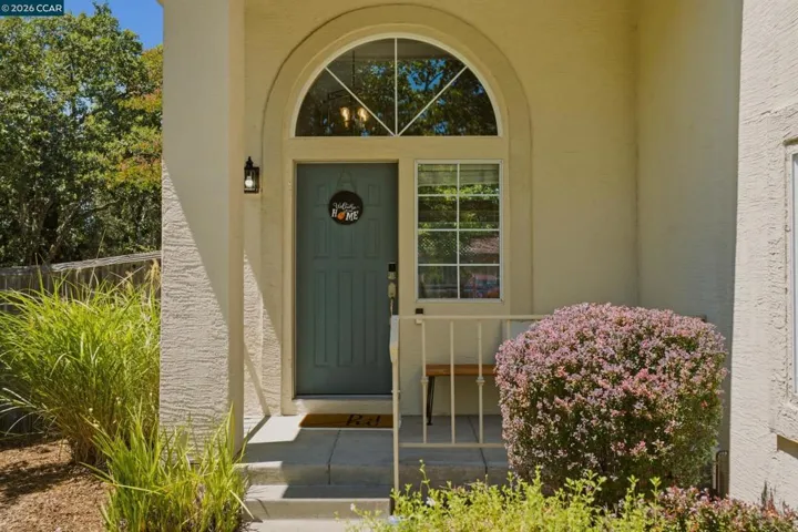 862 Foothill Dr, Windsor, California 95492