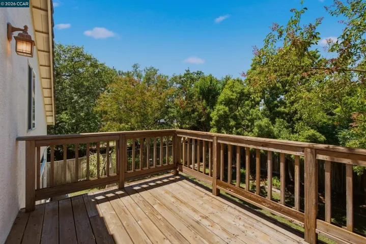 862 Foothill Dr, Windsor, California 95492