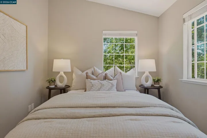 862 Foothill Dr, Windsor, California 95492