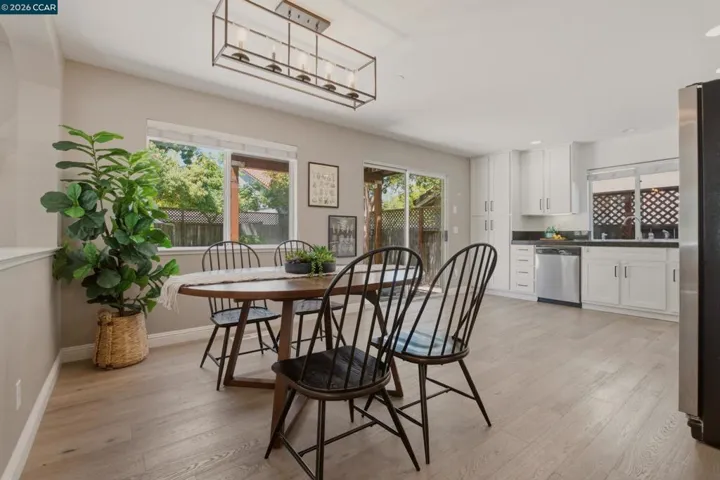 862 Foothill Dr, Windsor, California 95492