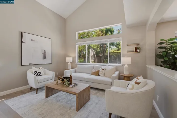 862 Foothill Dr, Windsor, California 95492