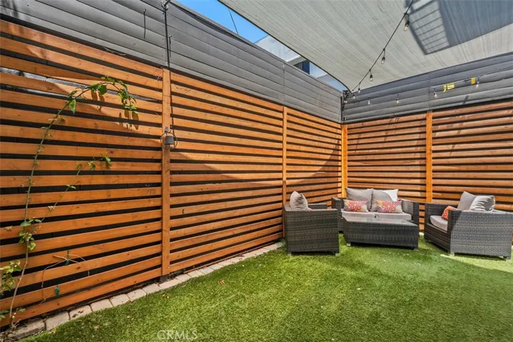 Backyard also has a gas line for outdoor fireplace.