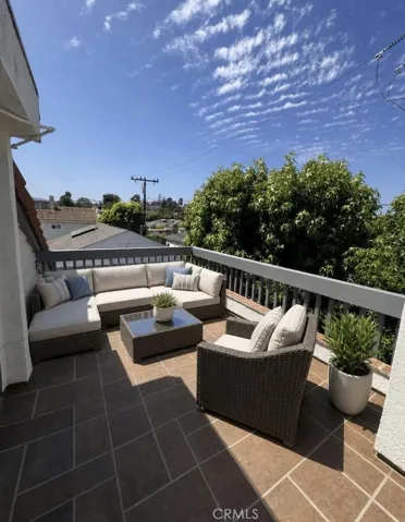 Roof top deck w/ virtual staging
