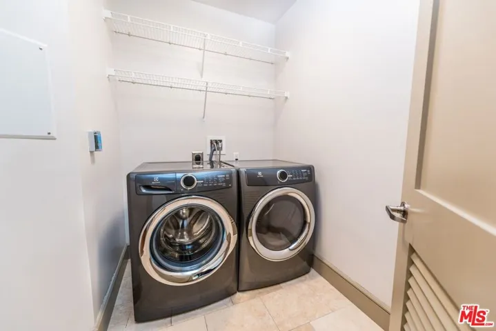 Laundry Rm