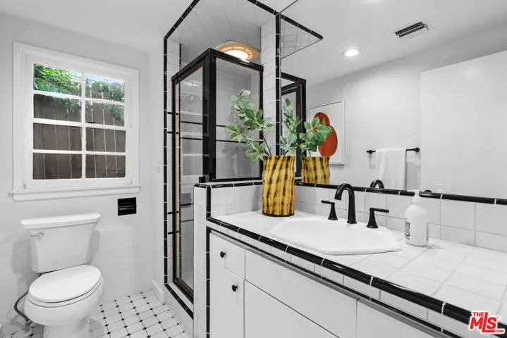 13009 Greenleaf Street, Studio City, California 91604