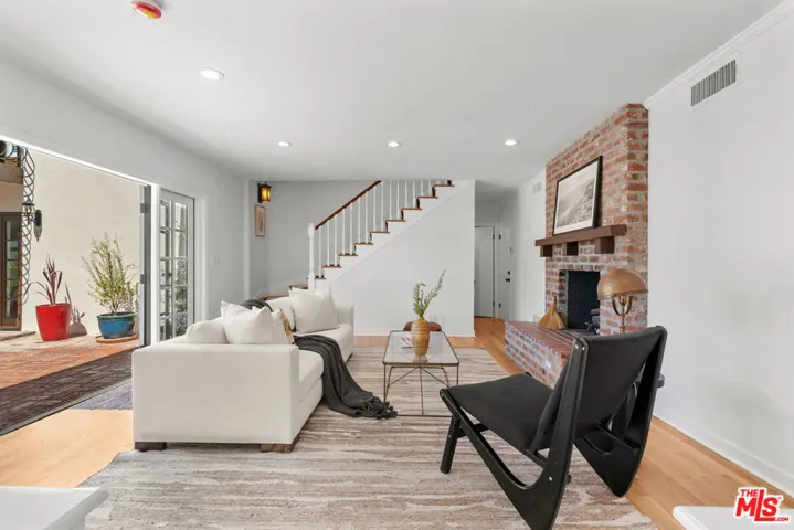 13009 Greenleaf Street, Studio City, California 91604