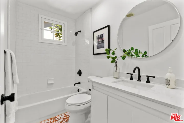 13009 Greenleaf Street, Studio City, California 91604