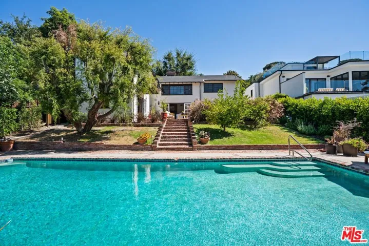 13009 Greenleaf Street, Studio City, California 91604