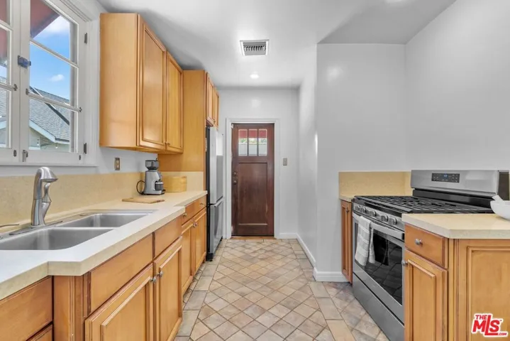 1119 Bella Vista Avenue, Pasadena, California 91107