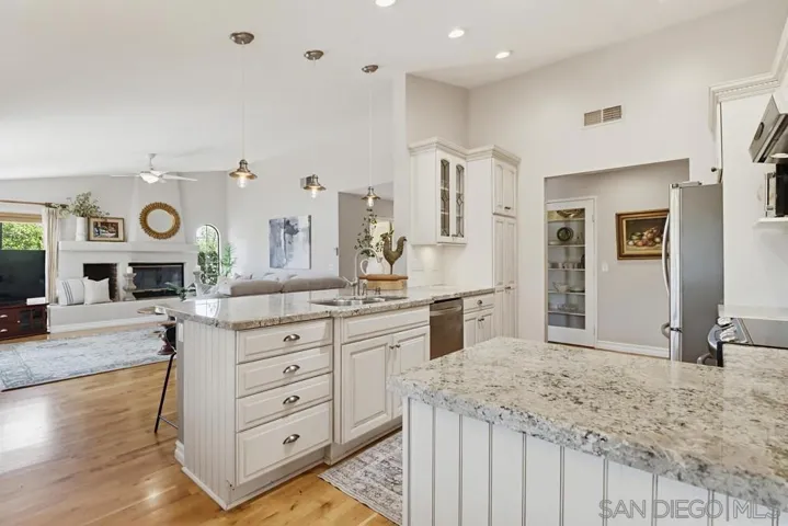 2577 Camino Narciso, Alpine, California 91901