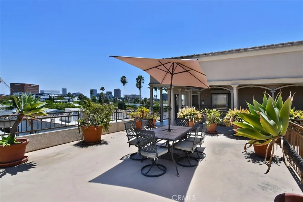 Community Roofdeck