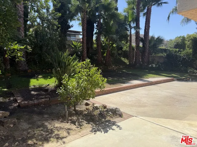 6324 Aquarius Avenue, Agoura Hills, California 91301