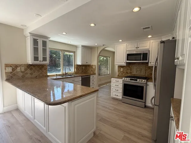 6324 Aquarius Avenue, Agoura Hills, California 91301