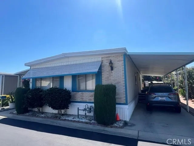 8811 Canoga Ave