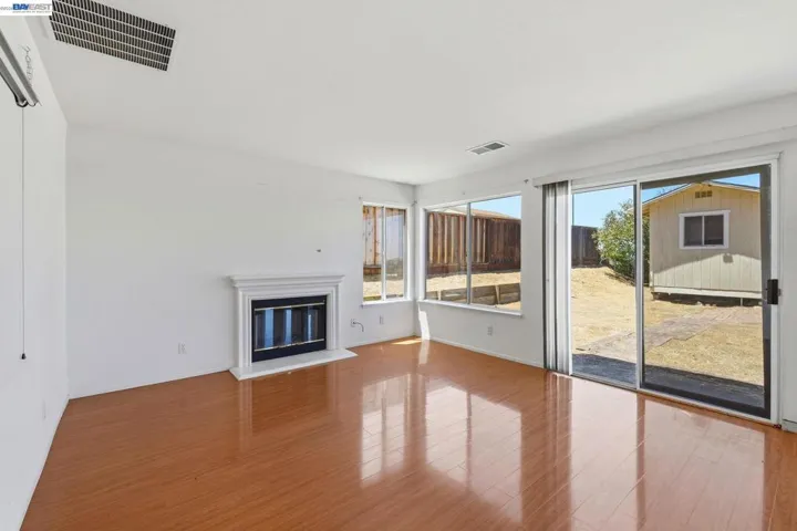 9 Beechwood Ct, Pittsburg, California 94565