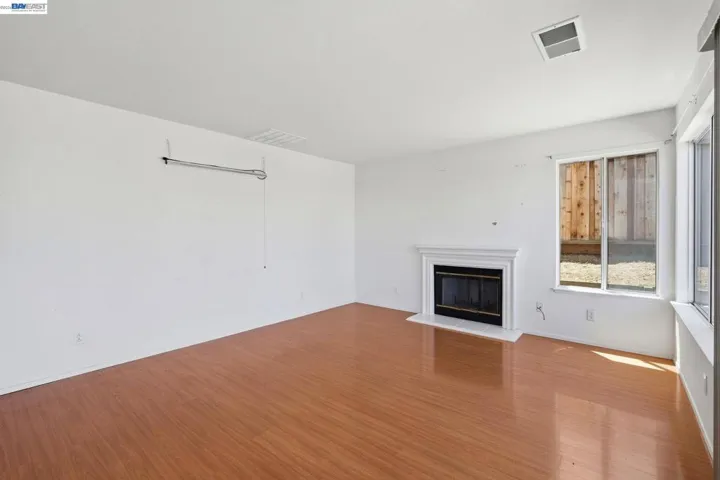 9 Beechwood Ct, Pittsburg, California 94565