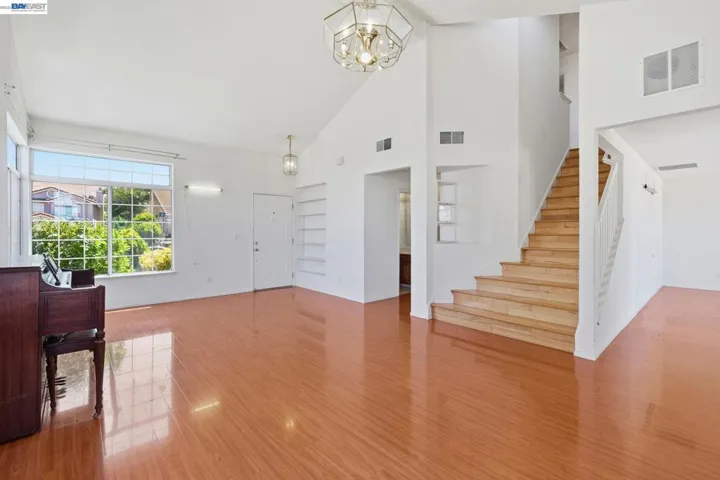 9 Beechwood Ct, Pittsburg, California 94565