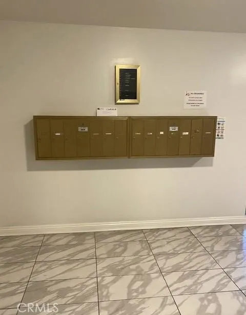 Lobby Mail
