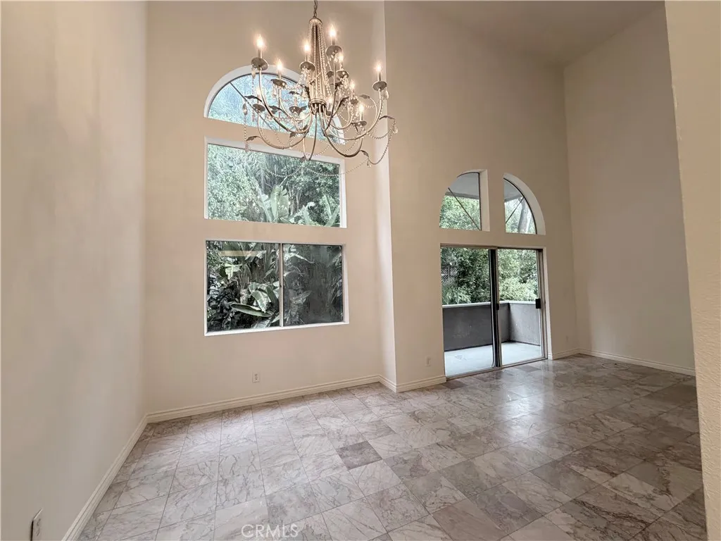 Dining Area - lush tree view Dining Area - lush tree view