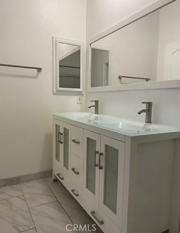 Double Vanity Primary En Suite Bath #1