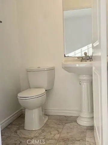 Upstairs 1/2 bathroom in loft area