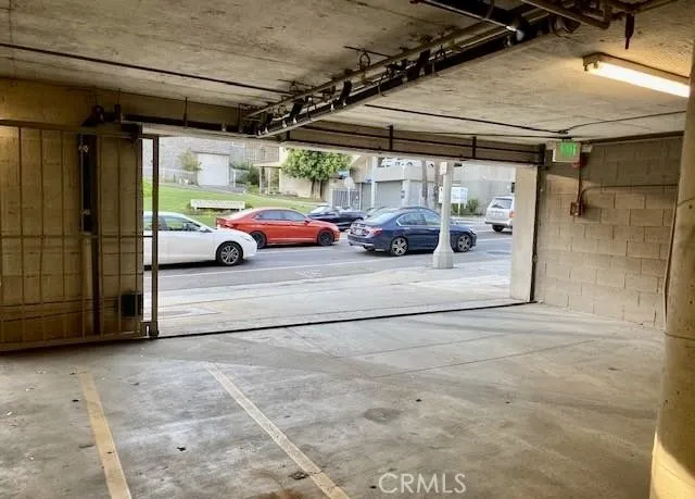 North Garage Entry on Barham (2nd Garage)