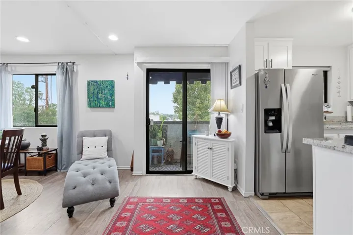 18530 Hatteras Street 337, Tarzana, California 91356
