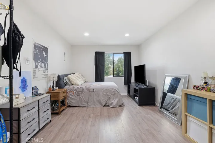 18530 Hatteras Street 337, Tarzana, California 91356