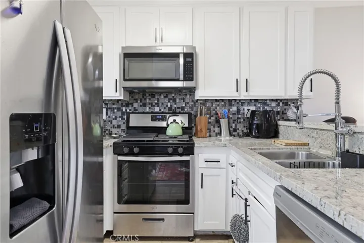 18530 Hatteras Street 337, Tarzana, California 91356