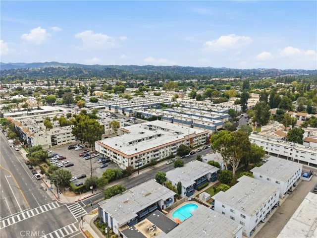 18530 Hatteras Street 337, Tarzana, California 91356