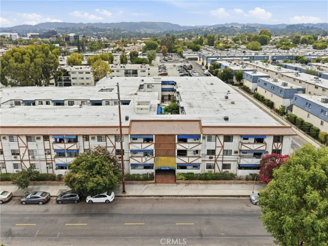 18530 Hatteras Street 337, Tarzana, California 91356