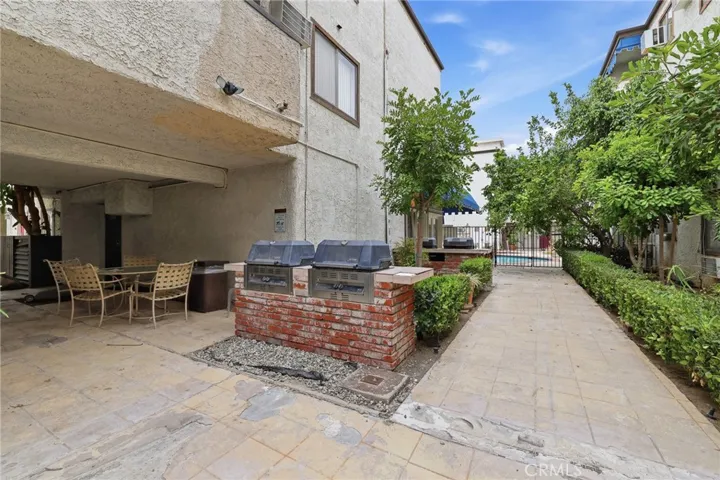 18530 Hatteras Street 337, Tarzana, California 91356
