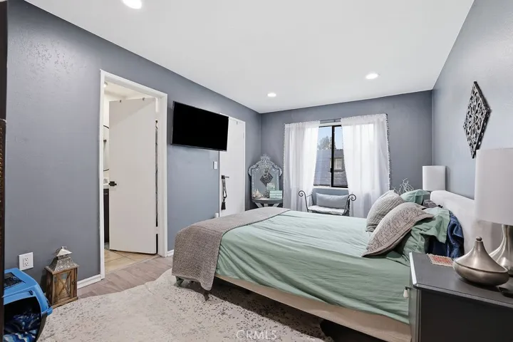18530 Hatteras Street 337, Tarzana, California 91356