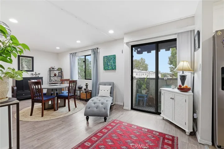 18530 Hatteras Street 337, Tarzana, California 91356