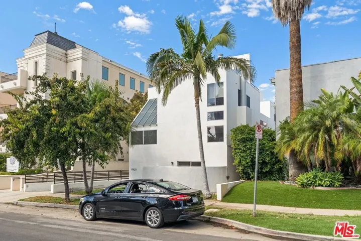 11925 Goshen Avenue 4, Los Angeles, California 90049