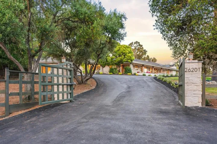 26201 Dori Lane, Los Altos Hills, California 94022