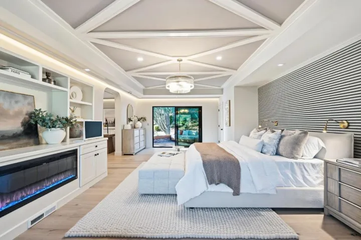 26201 Dori Lane, Los Altos Hills, California 94022