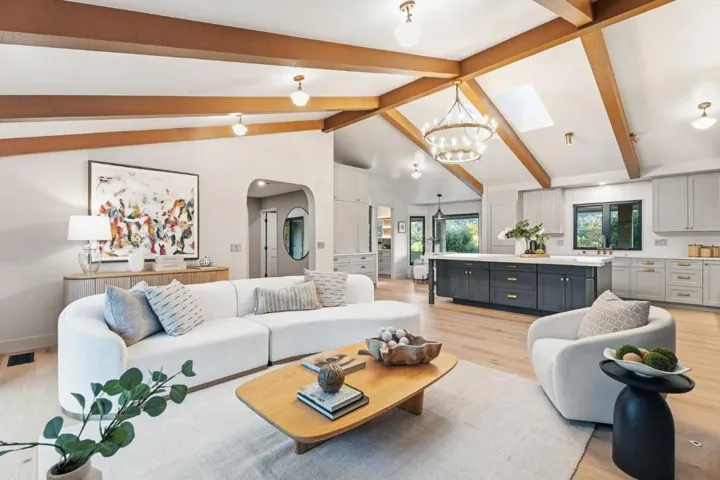 26201 Dori Lane, Los Altos Hills, California 94022