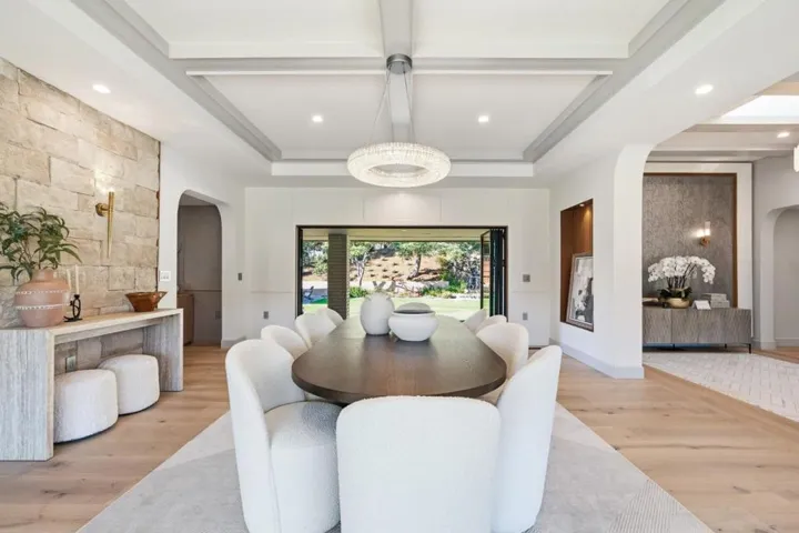 26201 Dori Lane, Los Altos Hills, California 94022