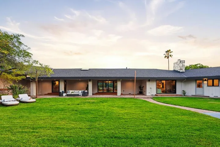 26201 Dori Lane, Los Altos Hills, California 94022