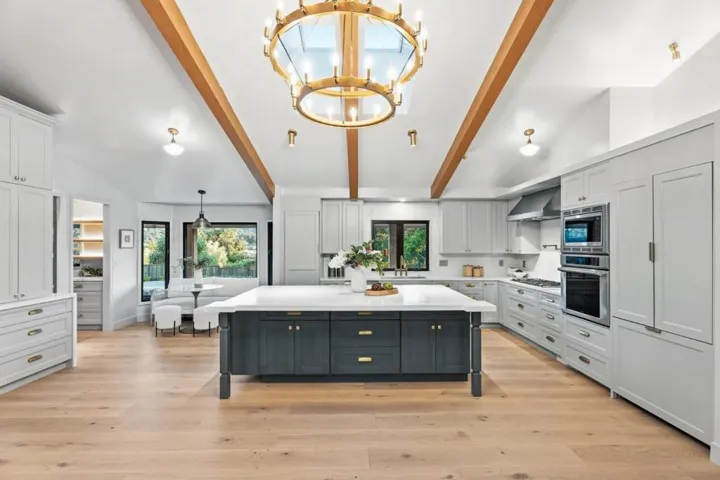 26201 Dori Lane, Los Altos Hills, California 94022