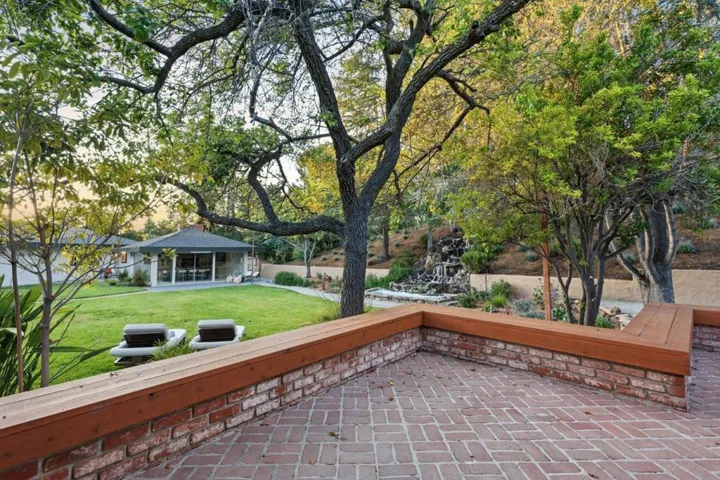 26201 Dori Lane, Los Altos Hills, California 94022