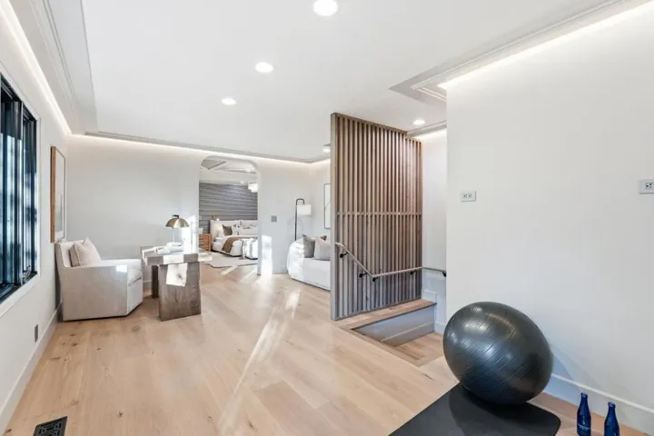 26201 Dori Lane, Los Altos Hills, California 94022