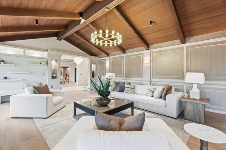 26201 Dori Lane, Los Altos Hills, California 94022