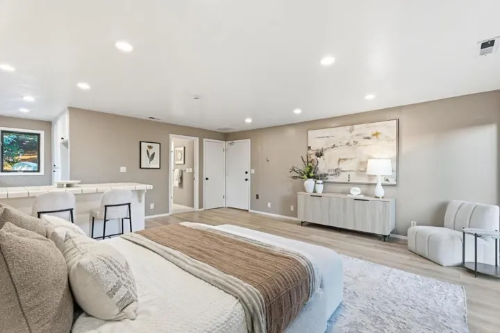 26201 Dori Lane, Los Altos Hills, California 94022